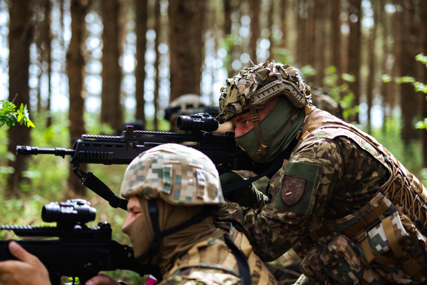 Zemessardzes 4.Kurzemes brigādes 44.kājnieku bataljona zemessargi mācībās